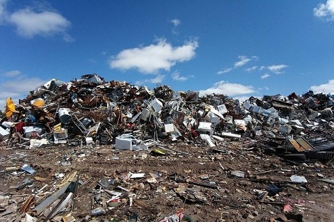 В Казахстане внедрят лицензирование деятельности по опасным видам отходов