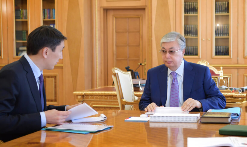 Президент Касым-Жомарт Токаев принял министра экологии, геологии и природных ресурсов Магзума Мирзагалиева.