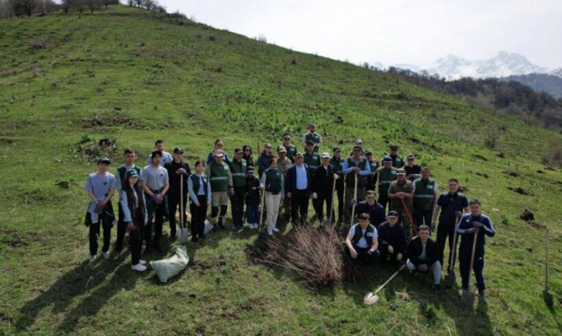 На территории страны проводится экологическая акция «Всеказахстанский день посадки деревьев». Весомый вклад вносят особо охраняемые природные зоны