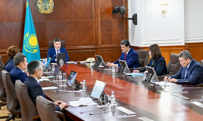 Президенттің «Таза Қазақстан» бастамасы: Премьер-министр мемлекеттік органдардың жұмысын бақылауға алды