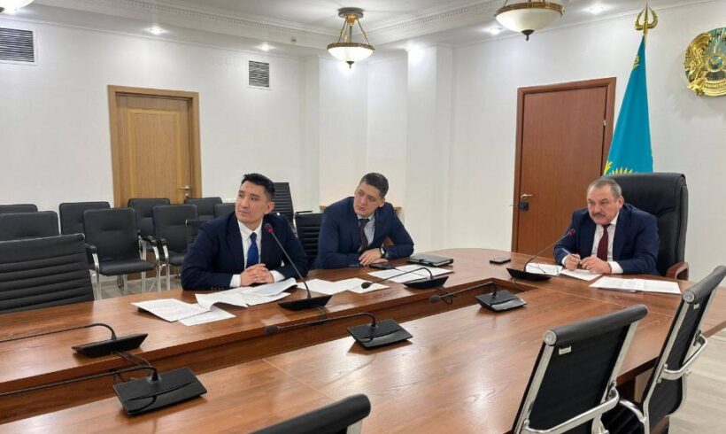 В Казахстане разрабатывают меры по улучшению системы вывоза отходов в селах